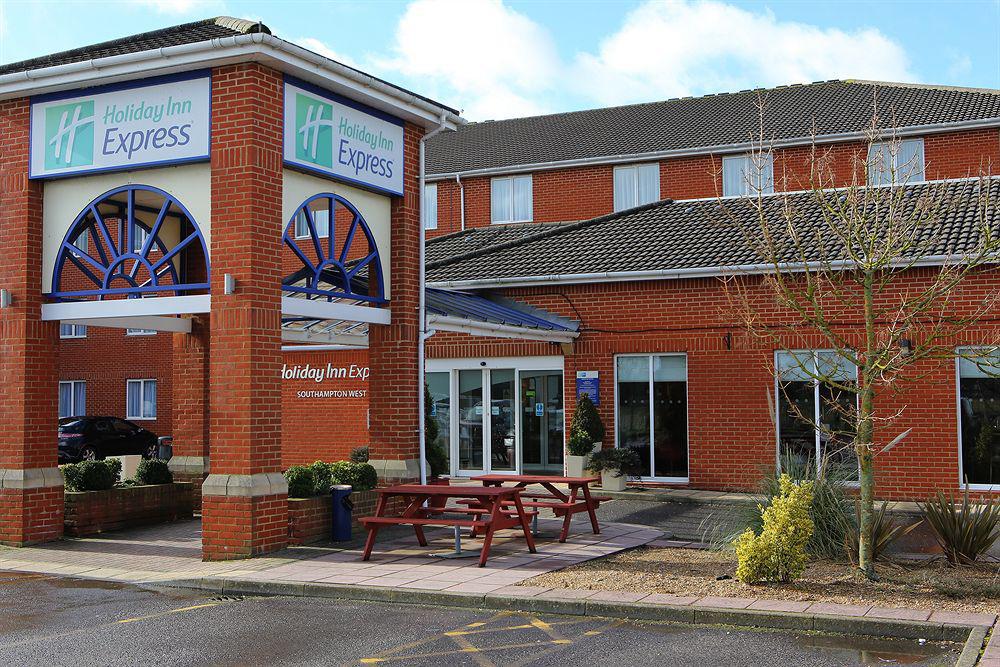 Holiday Inn Express Southampton West By Ihg Totton Zewnętrze zdjęcie